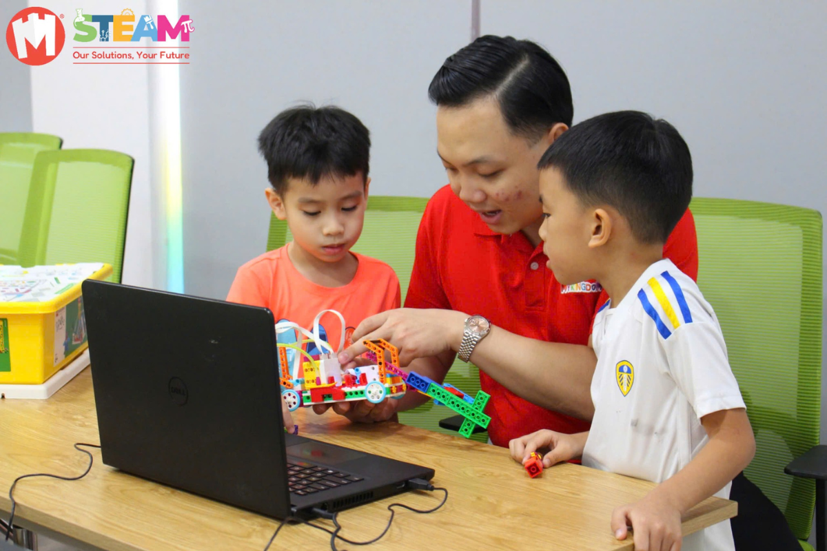 Khóa học khám phá Robotics: Kích Hoạt Tư Duy Sáng Tạo Cho Trẻ